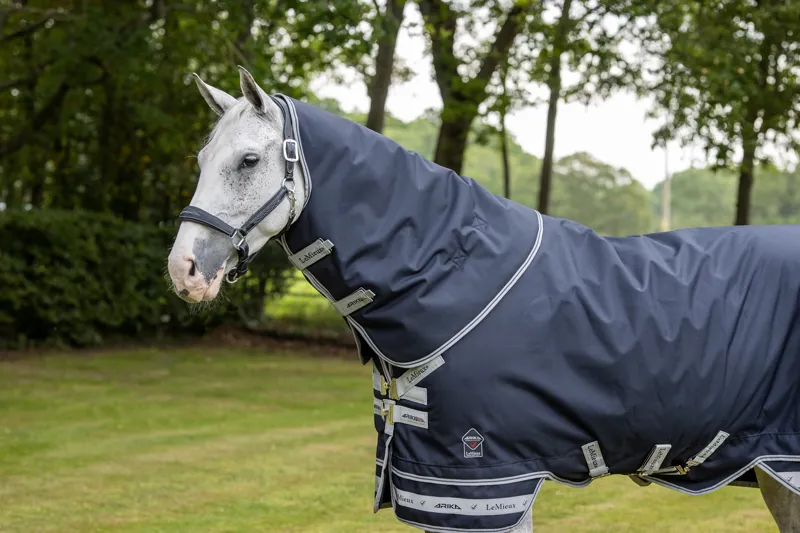 LeMieux Arika Featherweight Turnout Rug - 0g - Navy-7