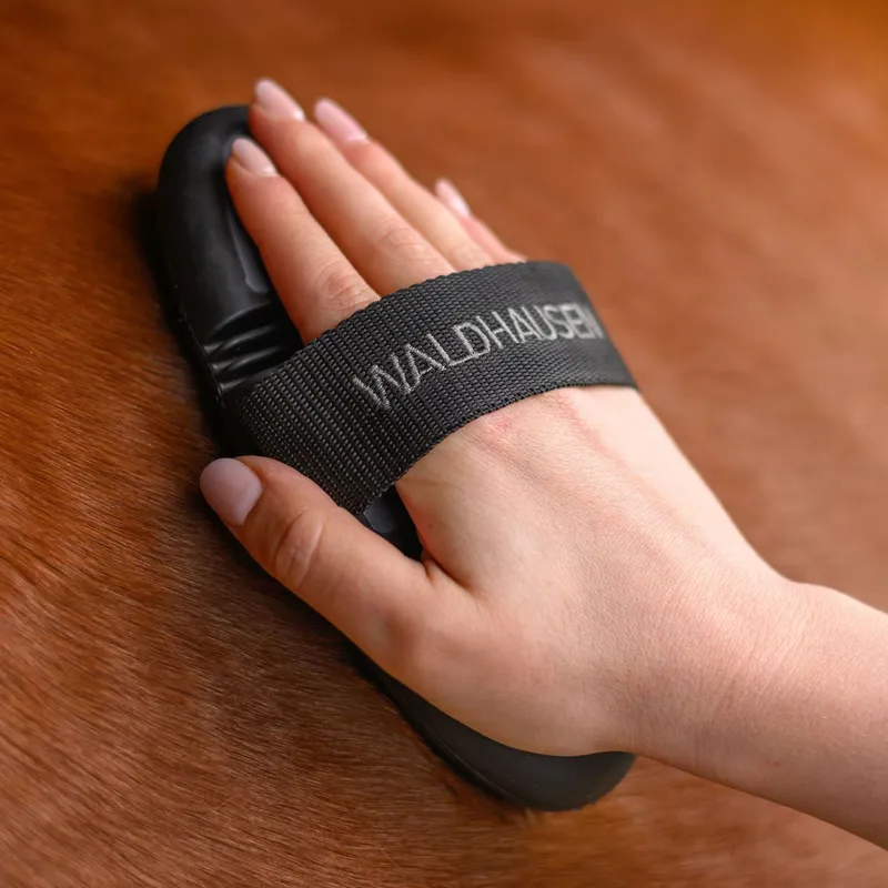 Waldhausen Flex Curry Comb - Black-3